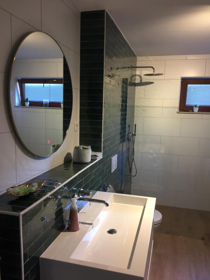 Het Koningshofje Bed and Breakfast NeerNeerpelt Εξωτερικό φωτογραφία